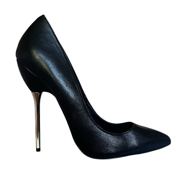 Steve Madden Black Heels with Gold Stiletto - Picture 3 of 16